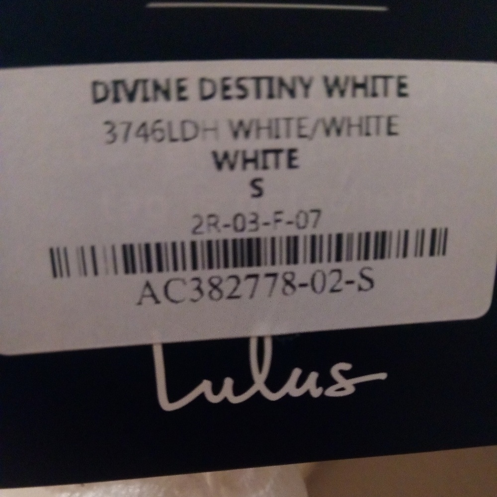 Lulu's "Divine Destiny" Lace Dress NWT - Picture 8 of 8